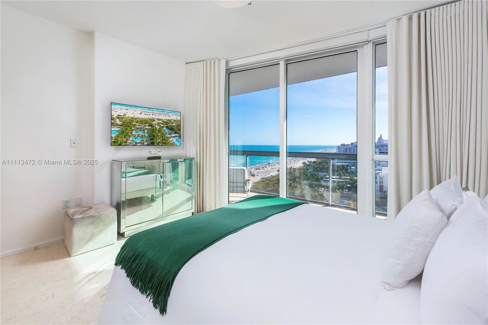 A11113472 — Miami Beach — 18