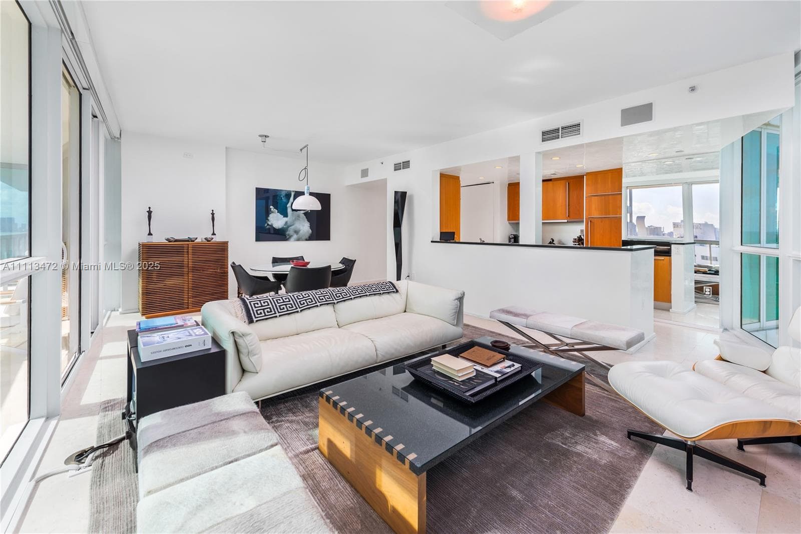 A11113472 — Miami Beach — 8