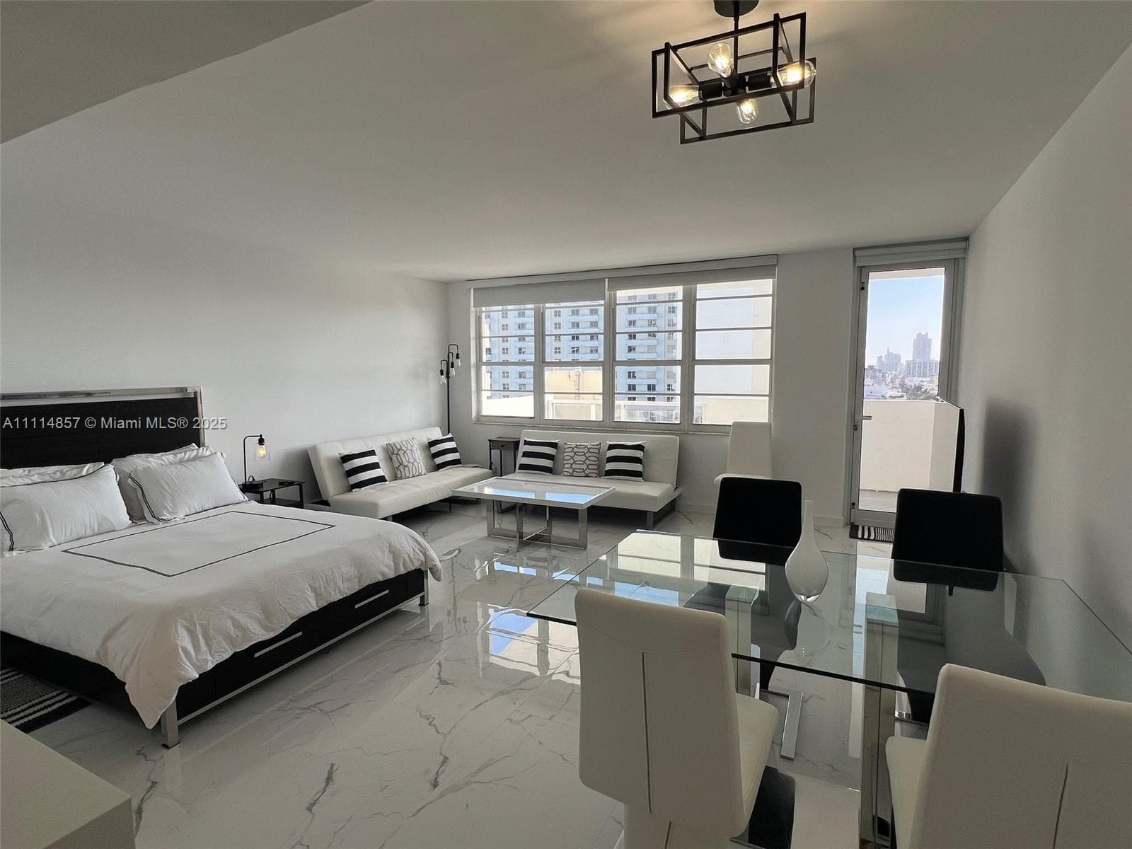 A11114857 — Miami Beach — 16