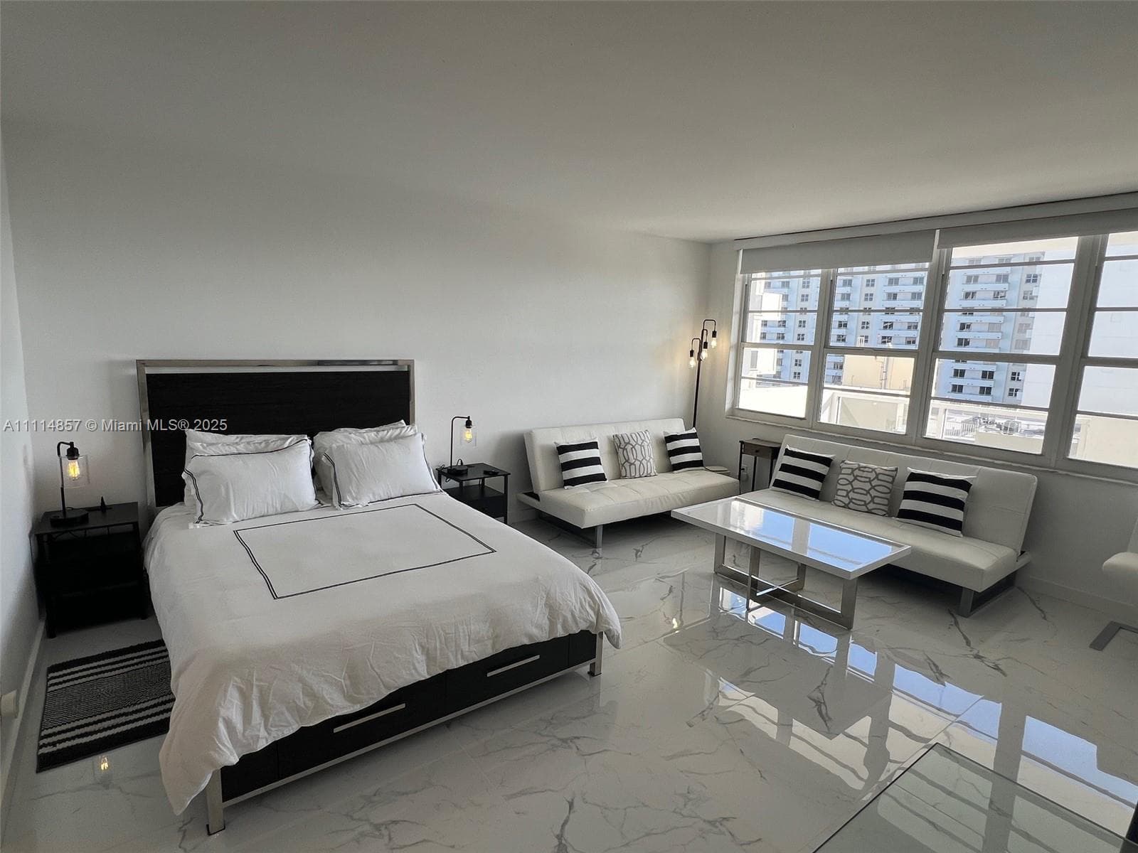 A11114857 — Miami Beach — 14