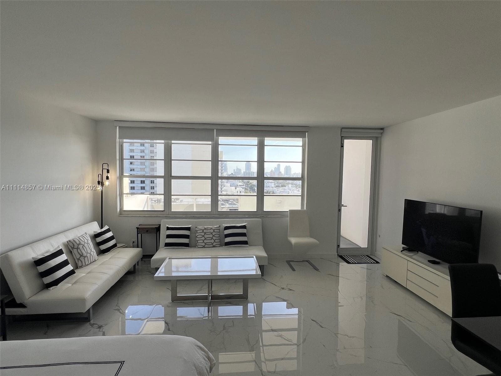 A11114857 — Miami Beach — 4