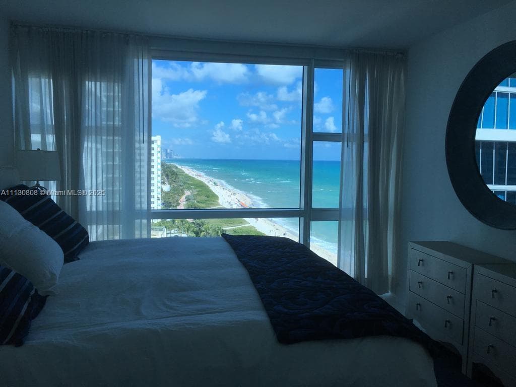 A11130808 — Miami Beach — 27
