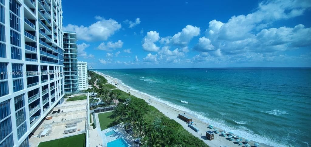 A11130808 — Miami Beach