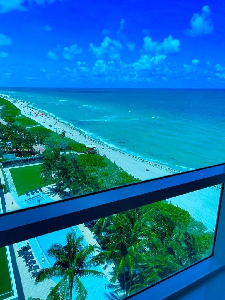 A11130808 — Miami Beach — 45