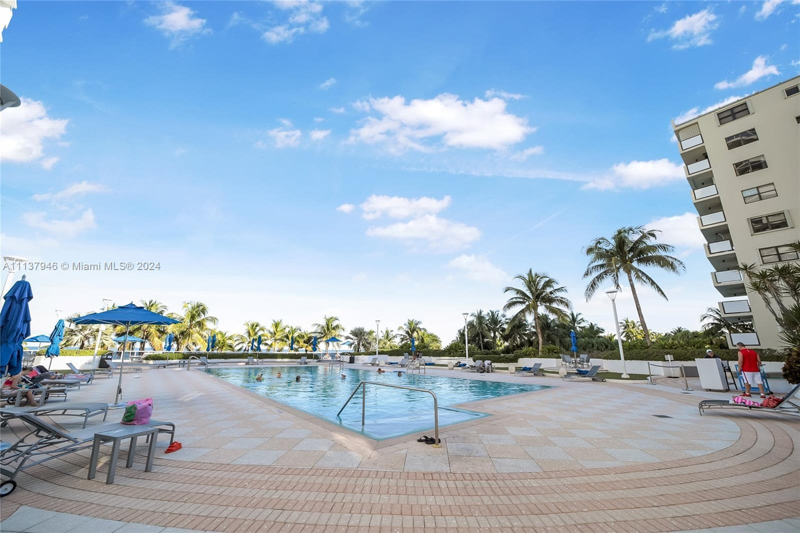 A11137946 — Miami Beach — 22