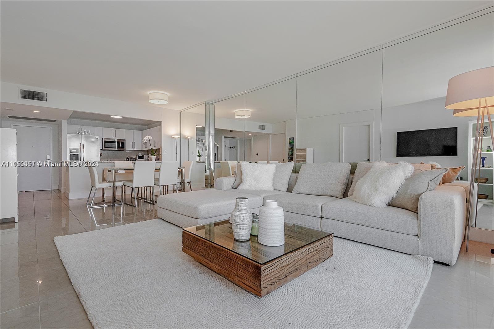 A11159451 — Miami Beach — 23