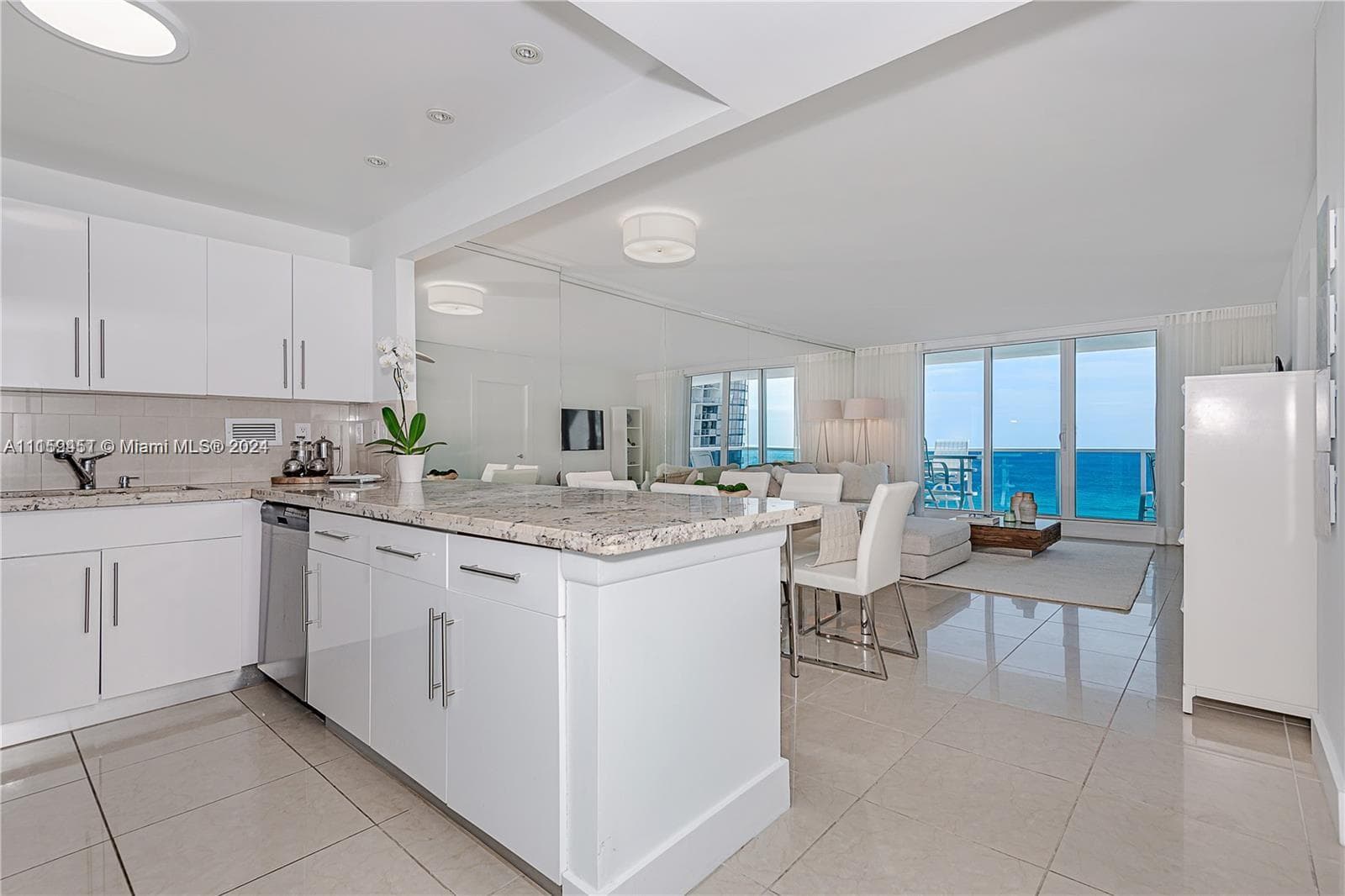A11159451 — Miami Beach — 16