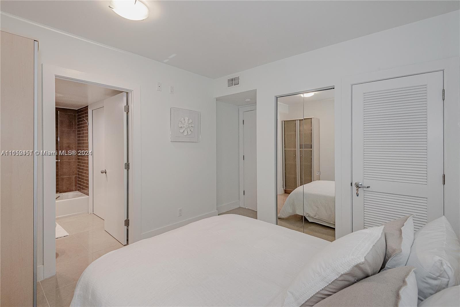 A11159451 — Miami Beach — 10