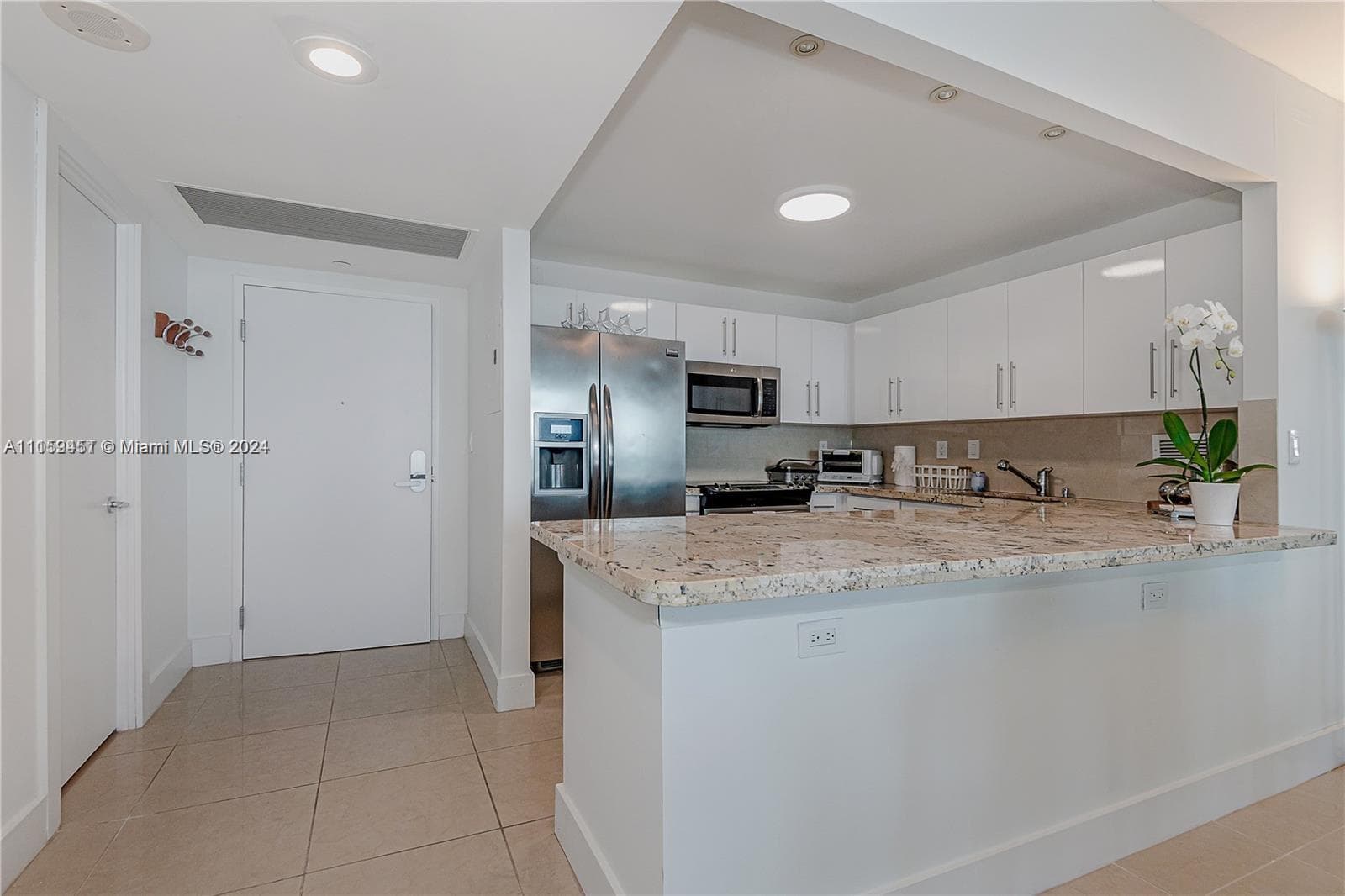 A11159451 — Miami Beach — 18