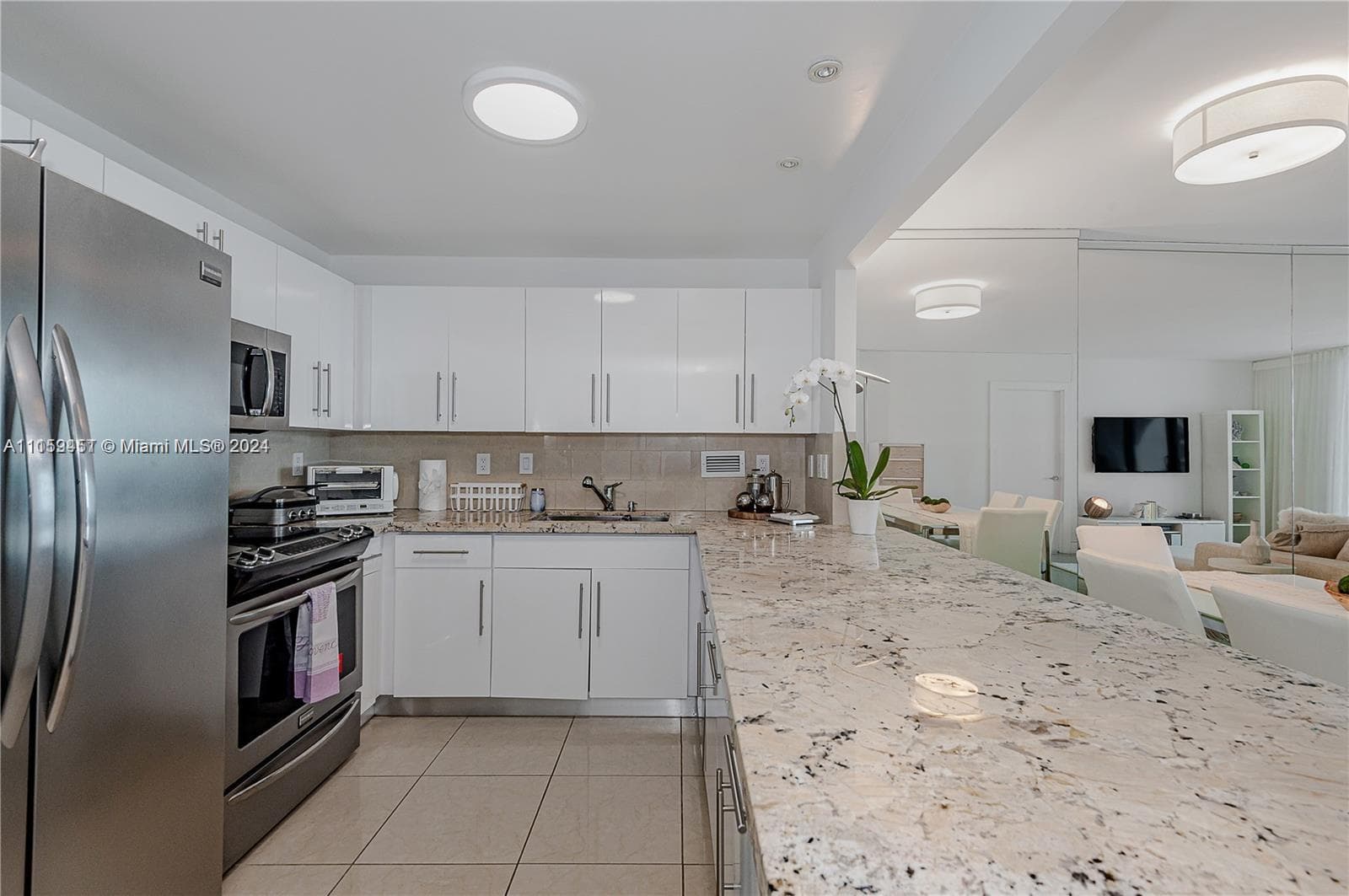 A11159451 — Miami Beach — 15