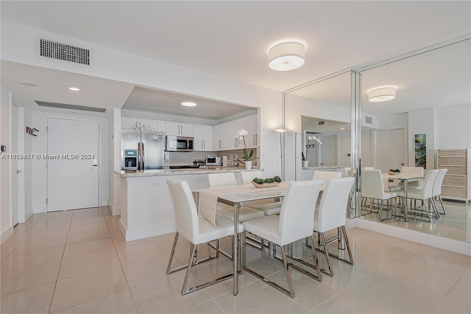 A11159451 — Miami Beach — 19
