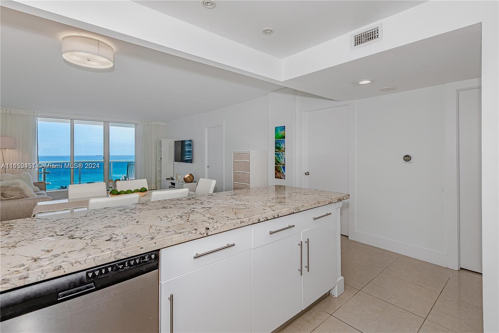A11159451 — Miami Beach — 4