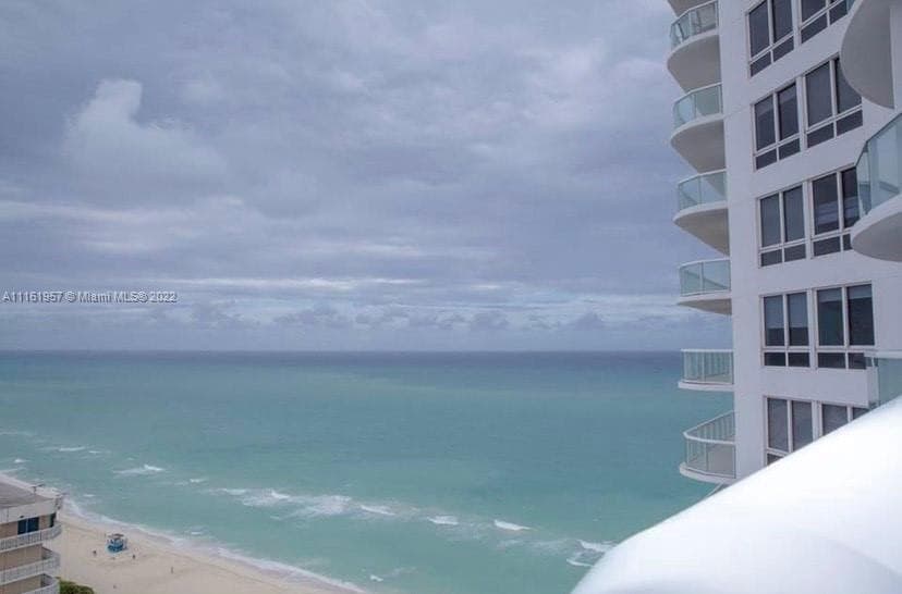 A11161957 — Miami Beach — 13