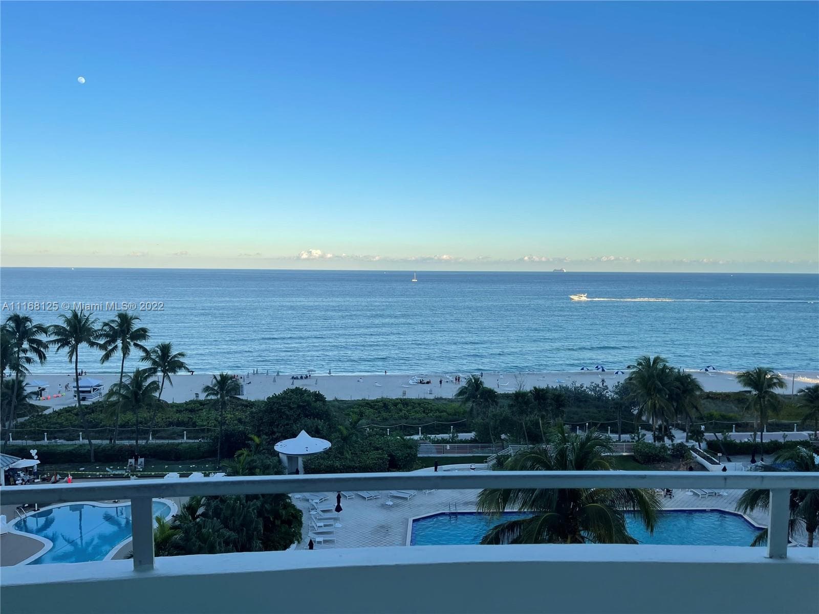 A11168125 — Miami Beach