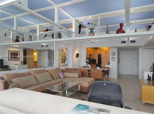 A11181111 — Miami Beach — 10