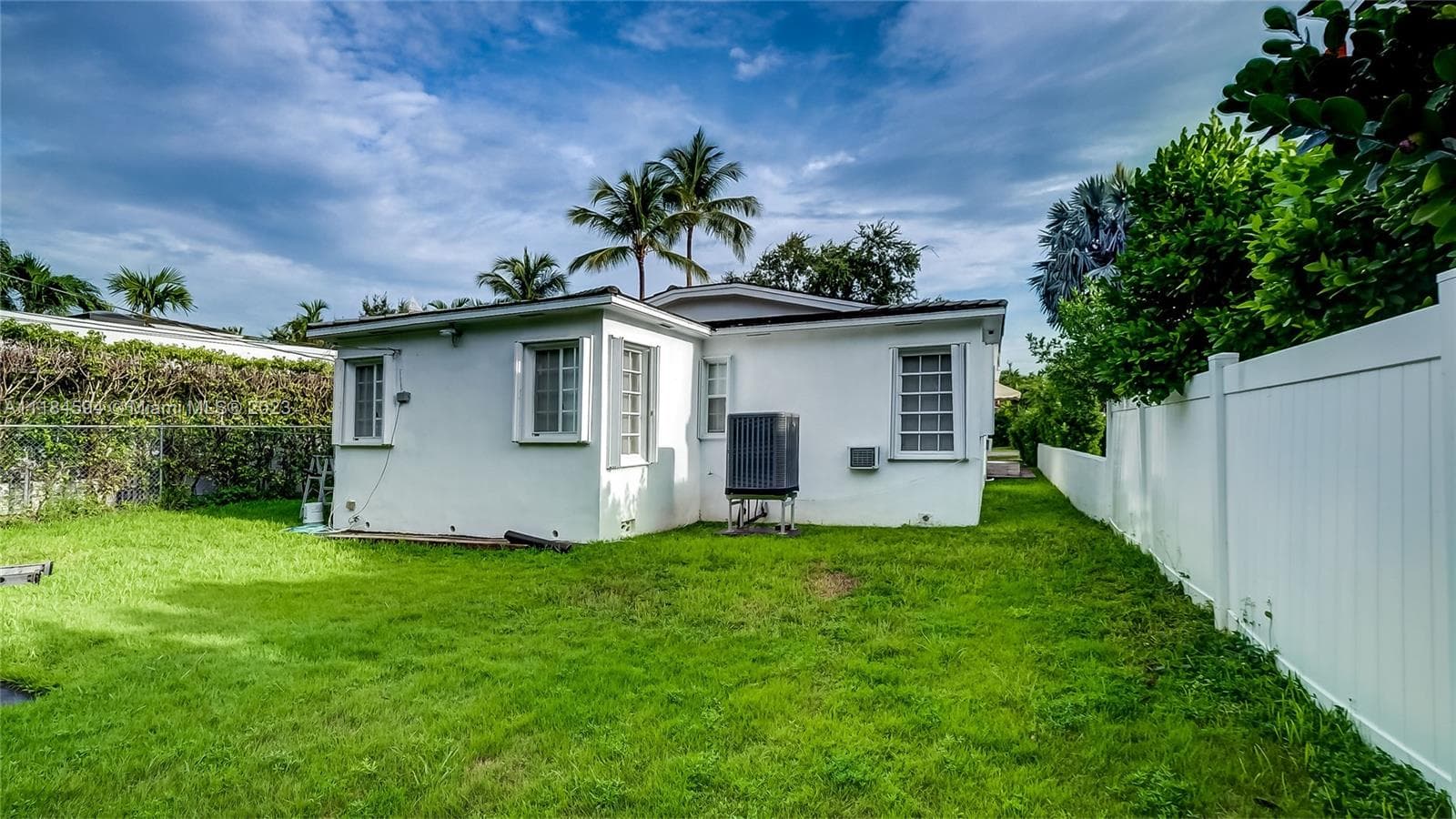 A11184594 — Miami Beach — 27