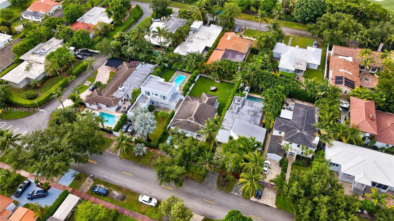A11184594 — Miami Beach — 35