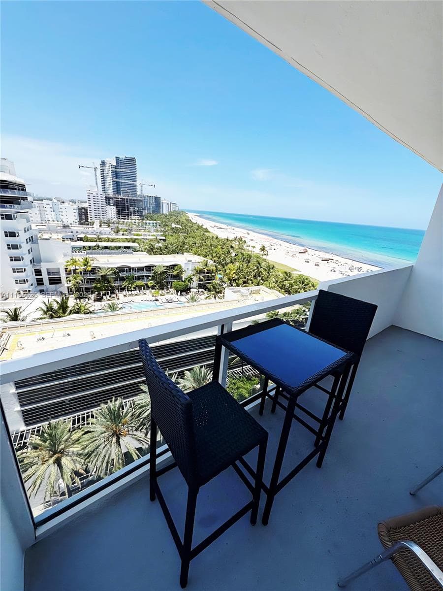 A11185625 — Miami Beach — 12
