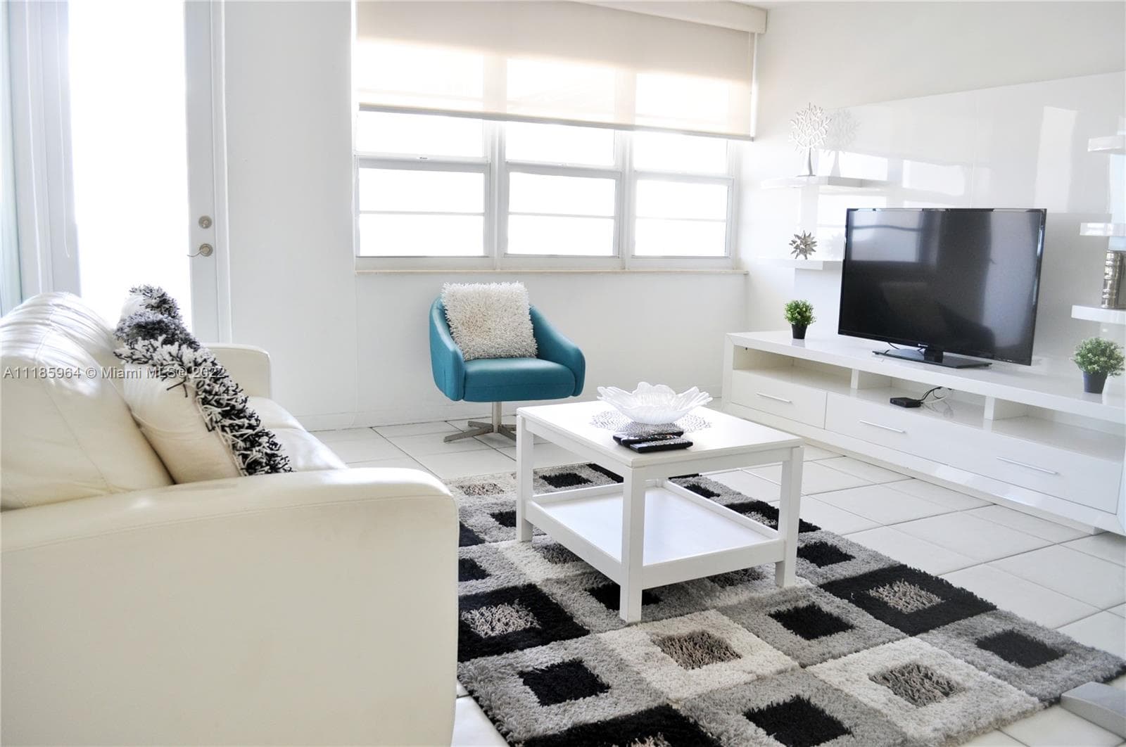 A11185964 — Miami Beach