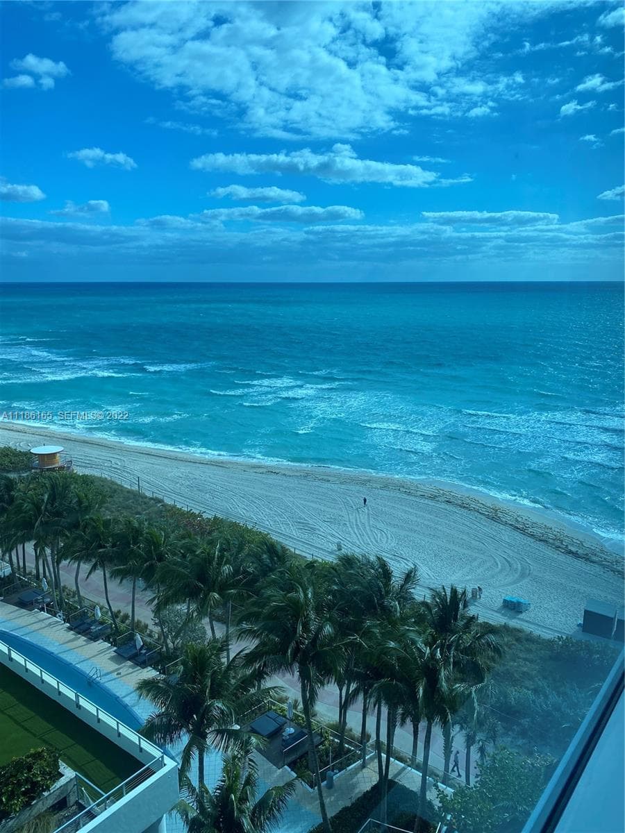A11186165 — Miami Beach — 2
