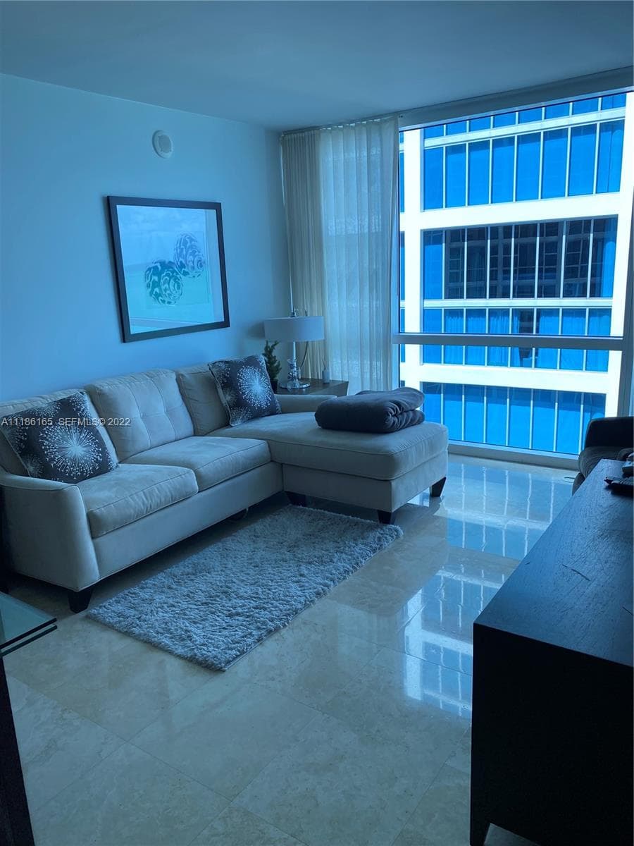A11186165 — Miami Beach — 6
