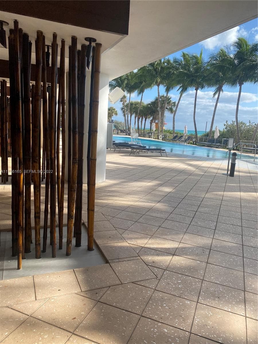 A11186165 — Miami Beach — 13