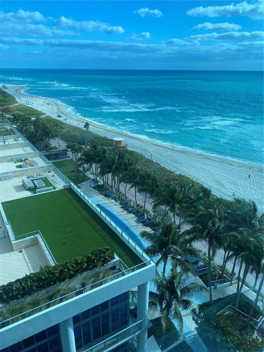 A11186165 — Miami Beach
