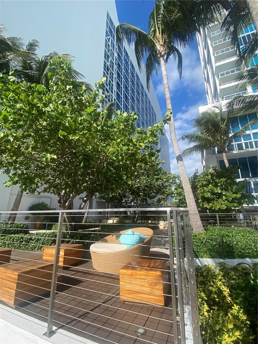 A11186165 — Miami Beach — 20