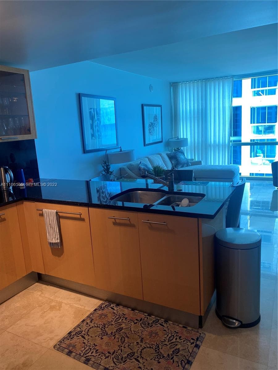 A11186165 — Miami Beach — 4