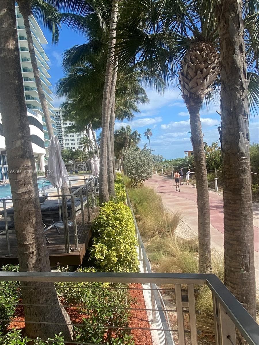 A11186165 — Miami Beach — 21