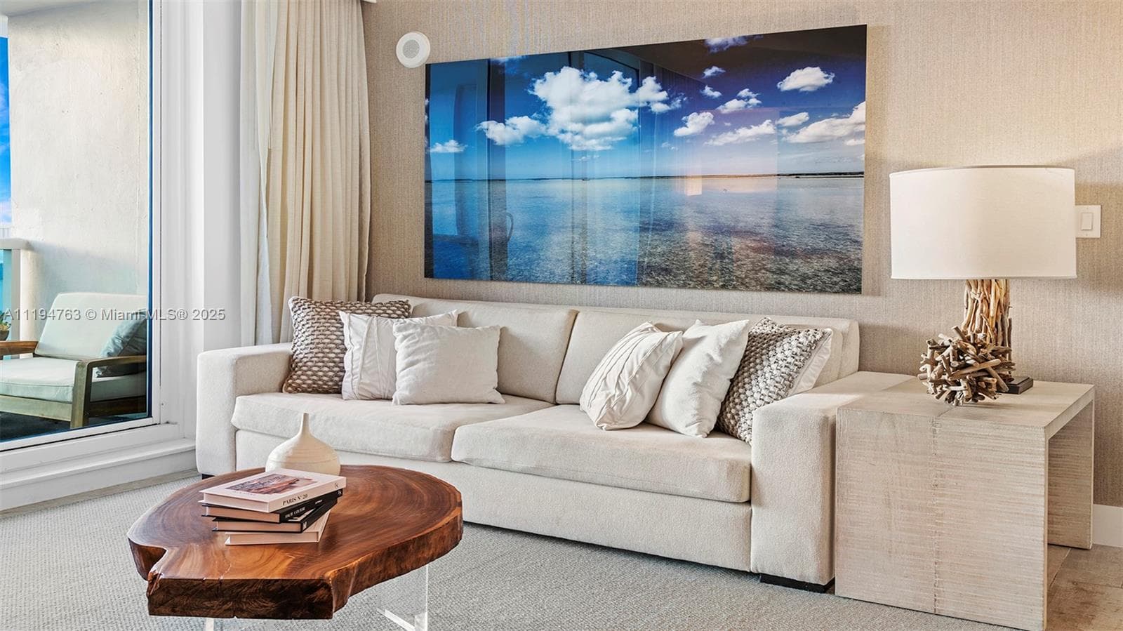 A11194763 — Miami Beach — 13