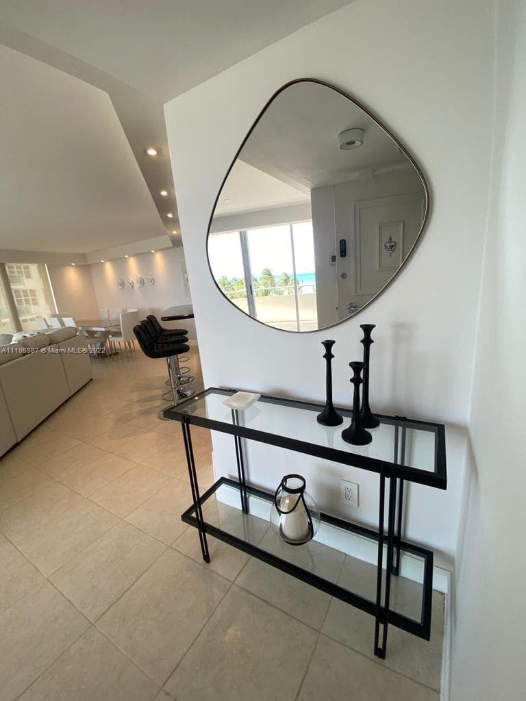 A11198887 — Miami Beach — 5
