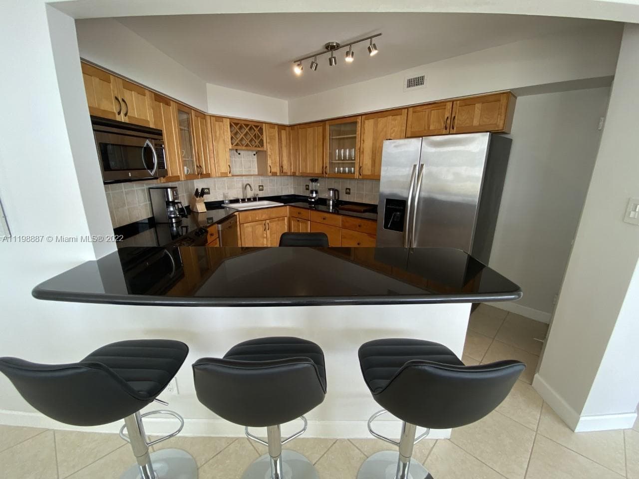 A11198887 — Miami Beach — 9