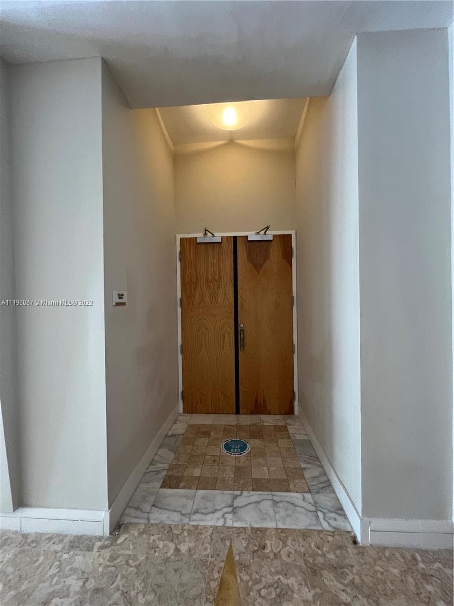 A11198887 — Miami Beach — 38
