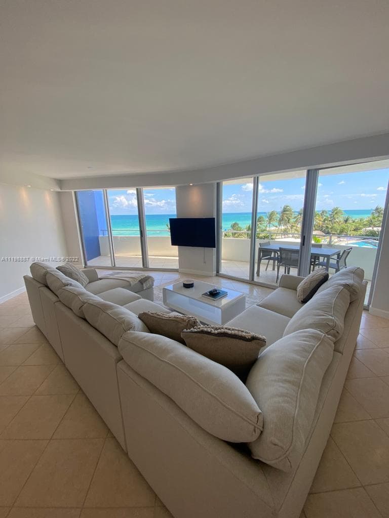 A11198887 — Miami Beach — 4