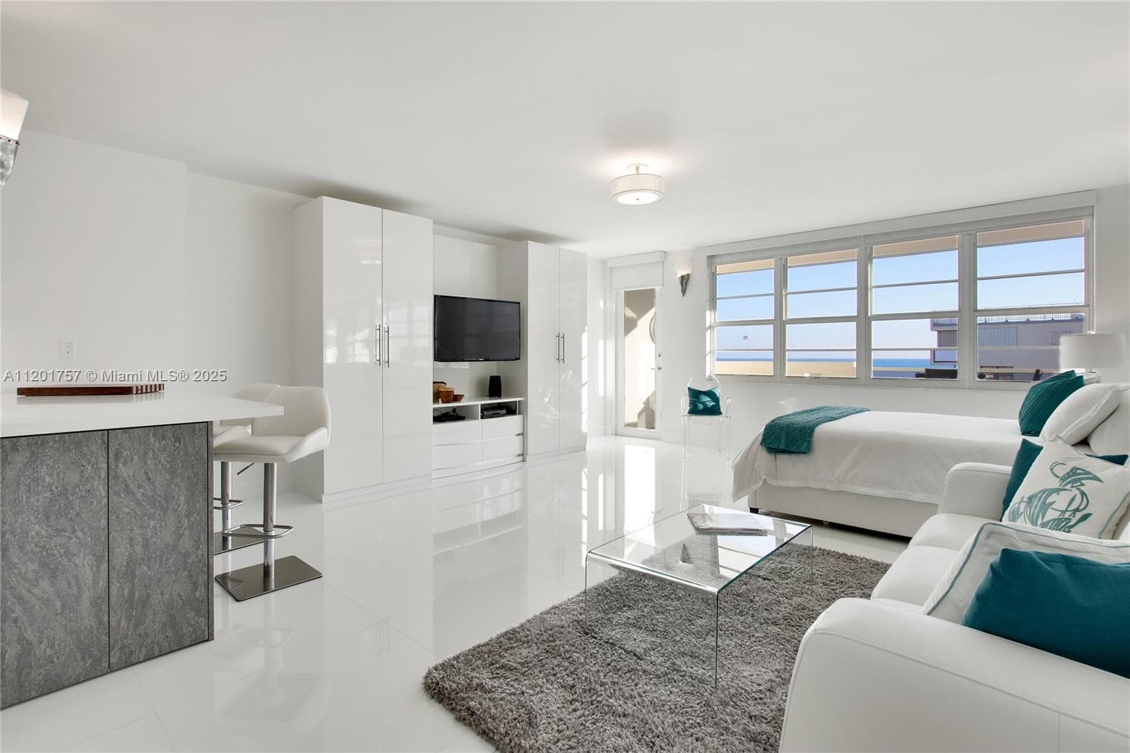 A11201757 — Miami Beach — 16