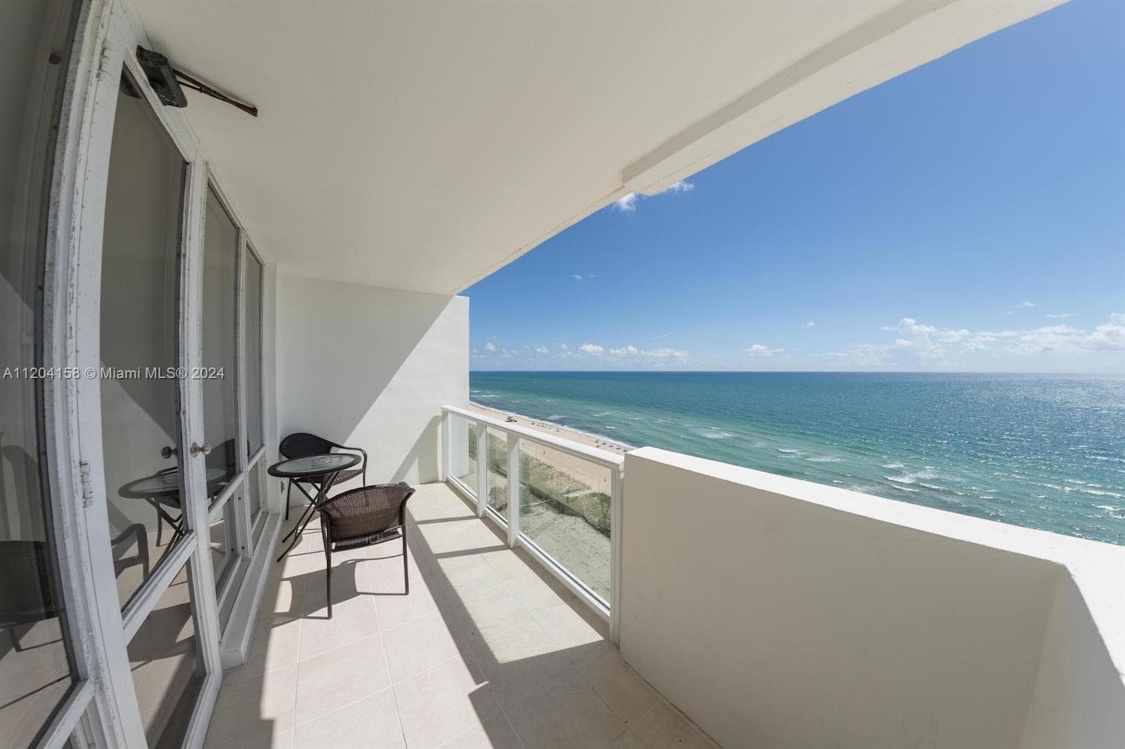 A11204158 — Miami Beach — 42