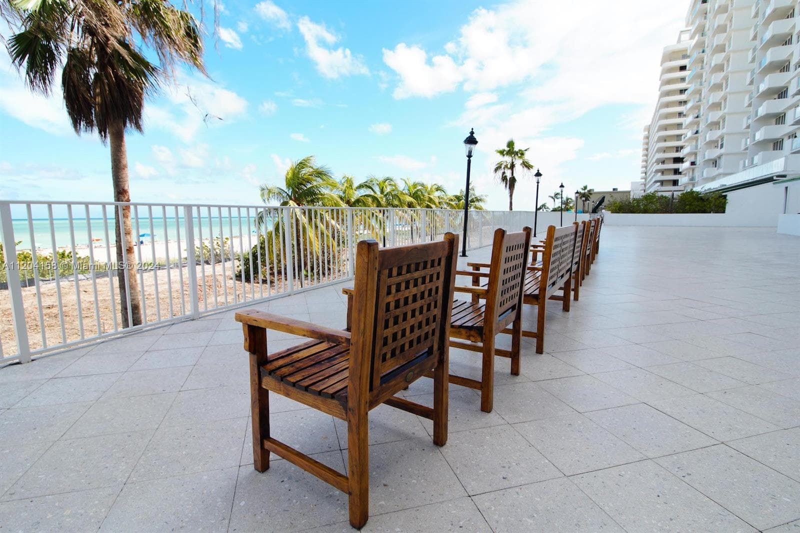 A11204158 — Miami Beach — 26