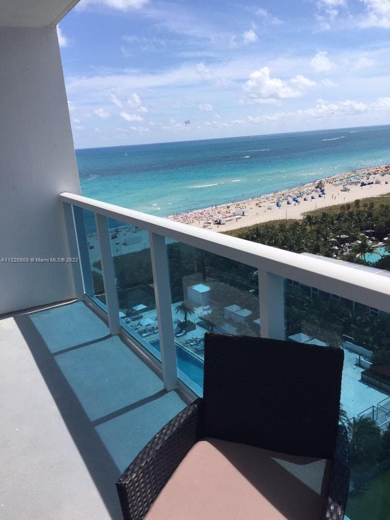 A11220808 — Miami Beach