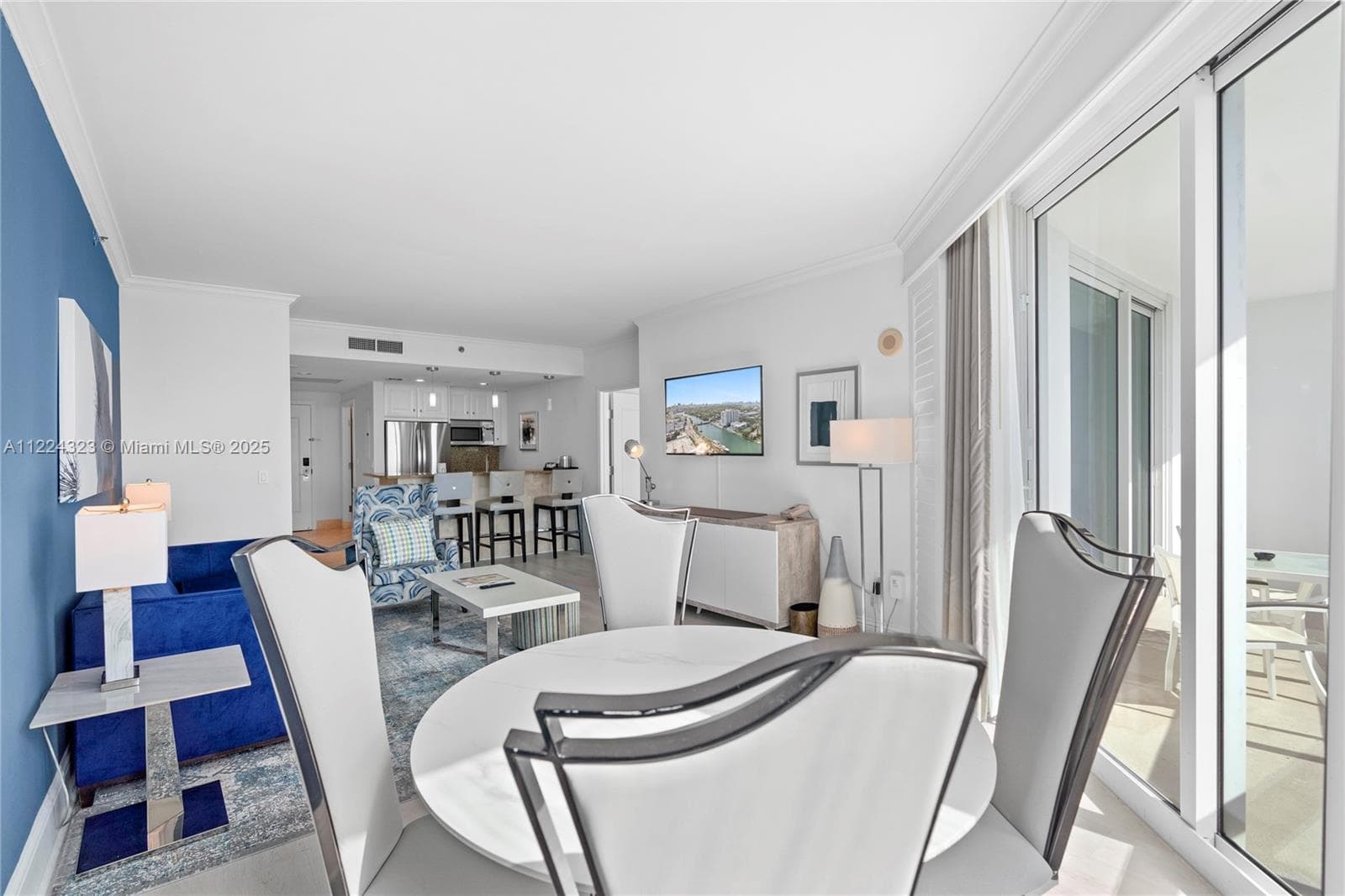 A11224323 — Miami Beach — 16