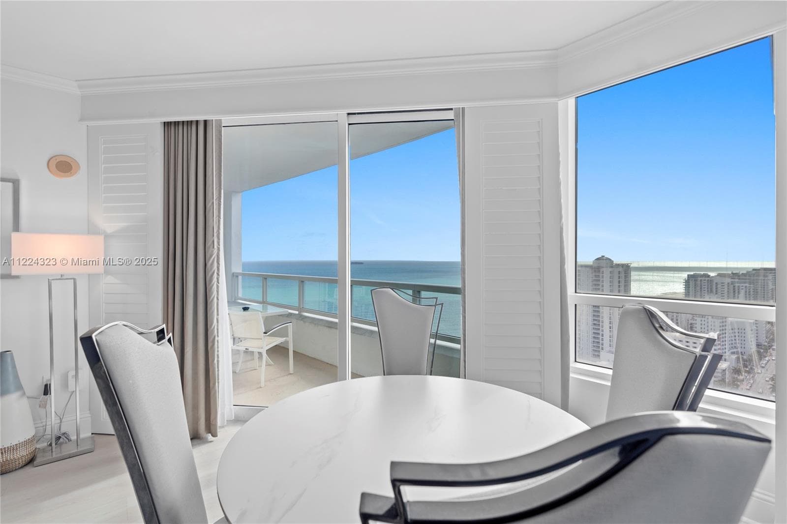 A11224323 — Miami Beach — 12