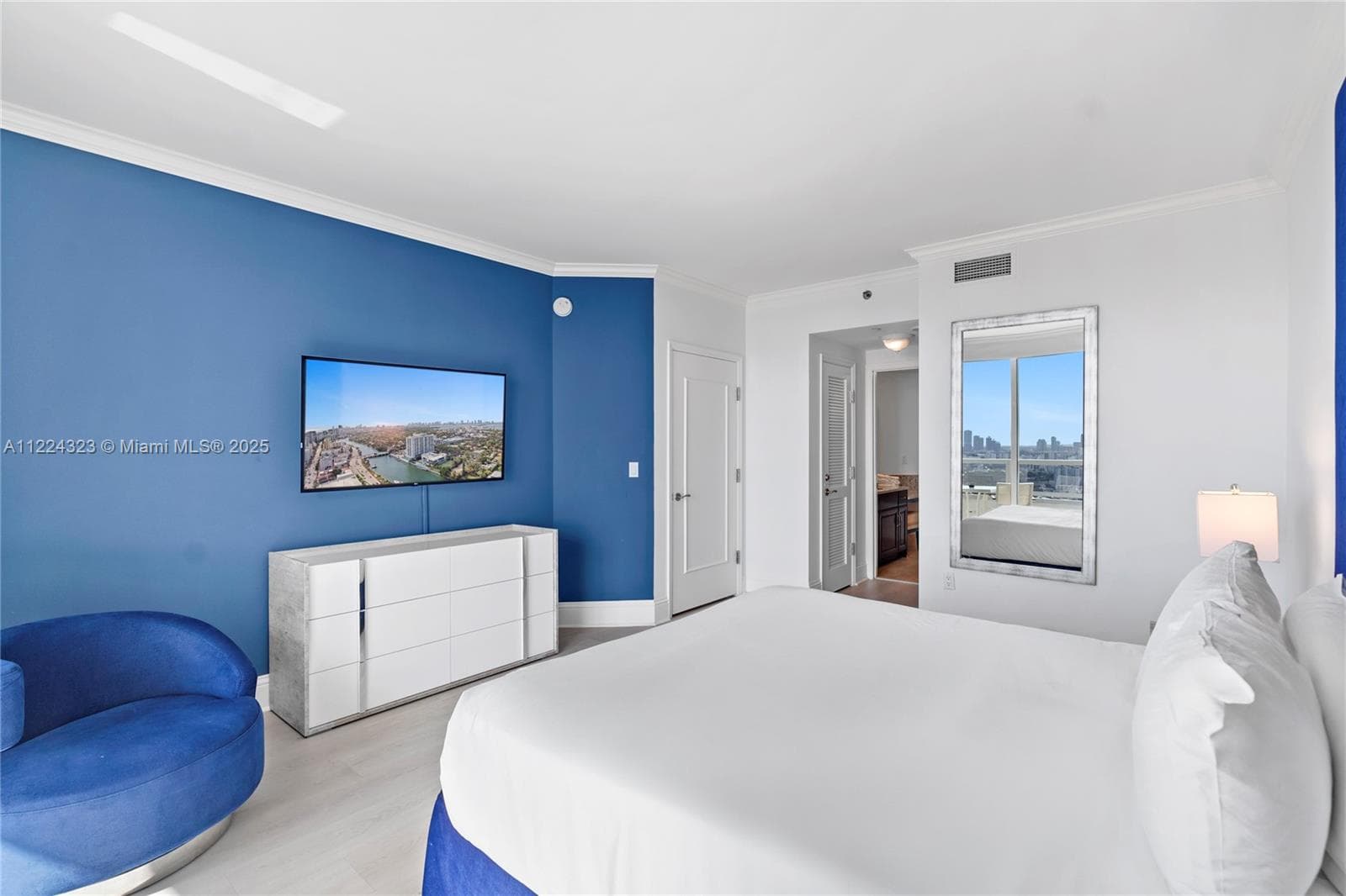 A11224323 — Miami Beach — 25
