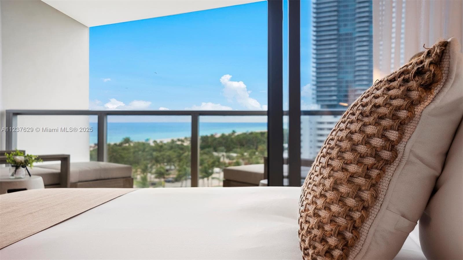 A11237629 — Miami Beach — 20