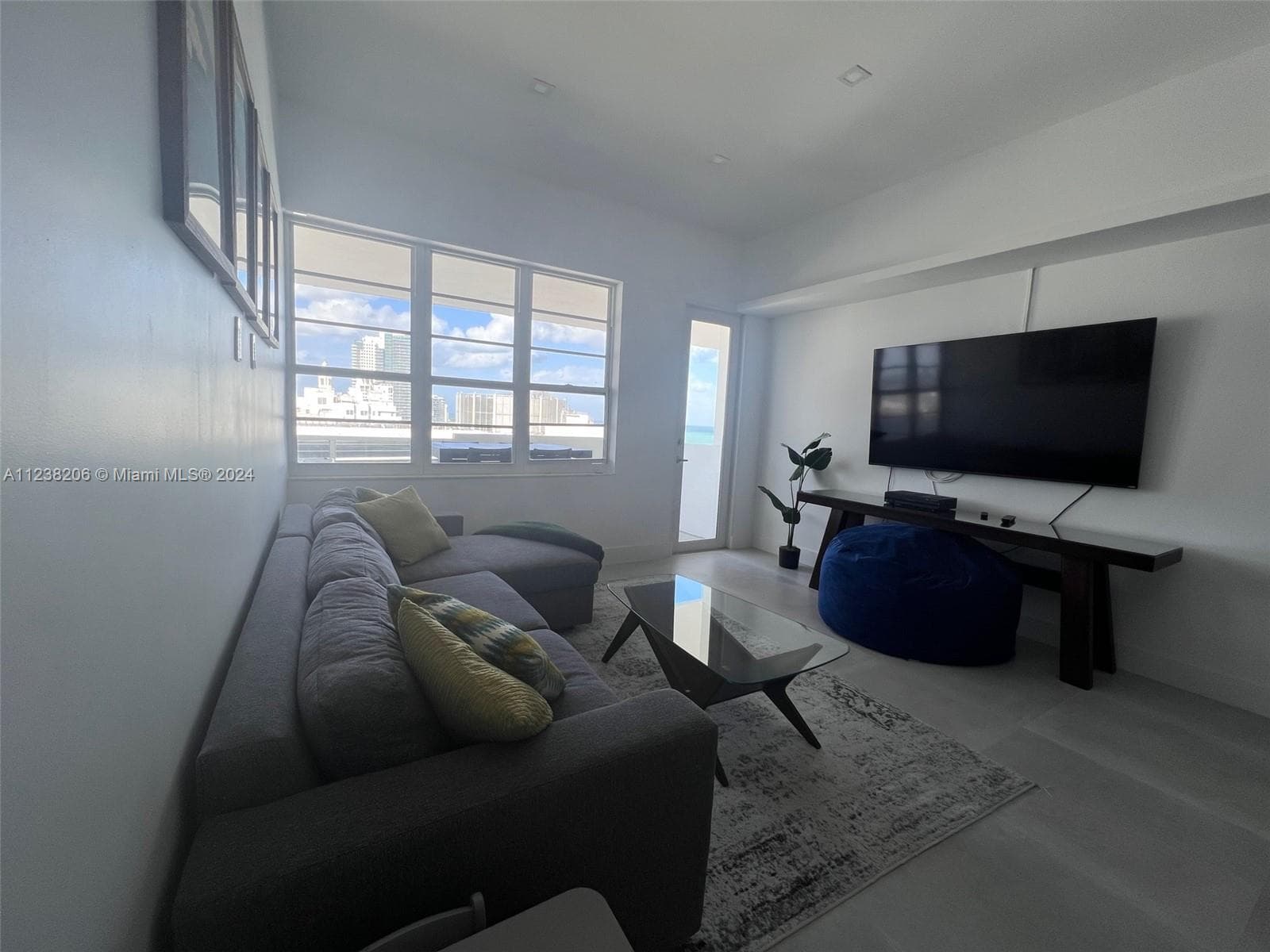 A11238206 — Miami Beach — 6