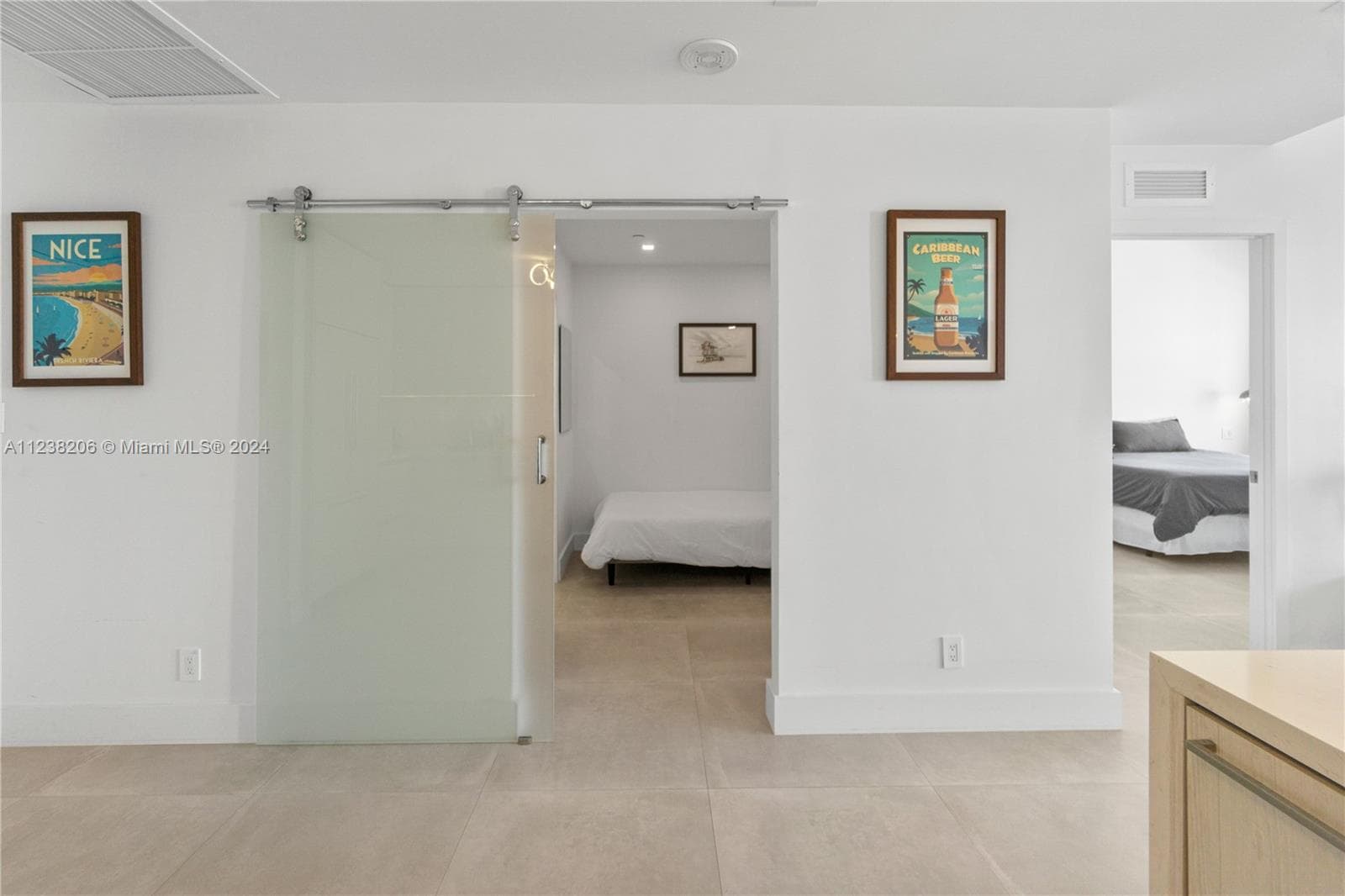 A11238206 — Miami Beach — 10