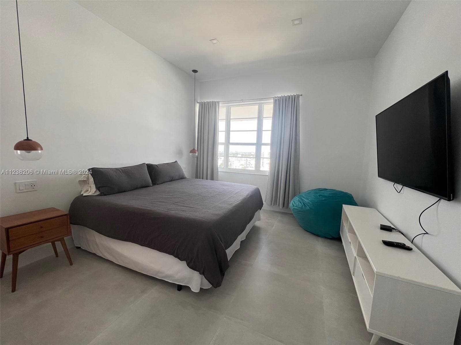 A11238206 — Miami Beach — 8