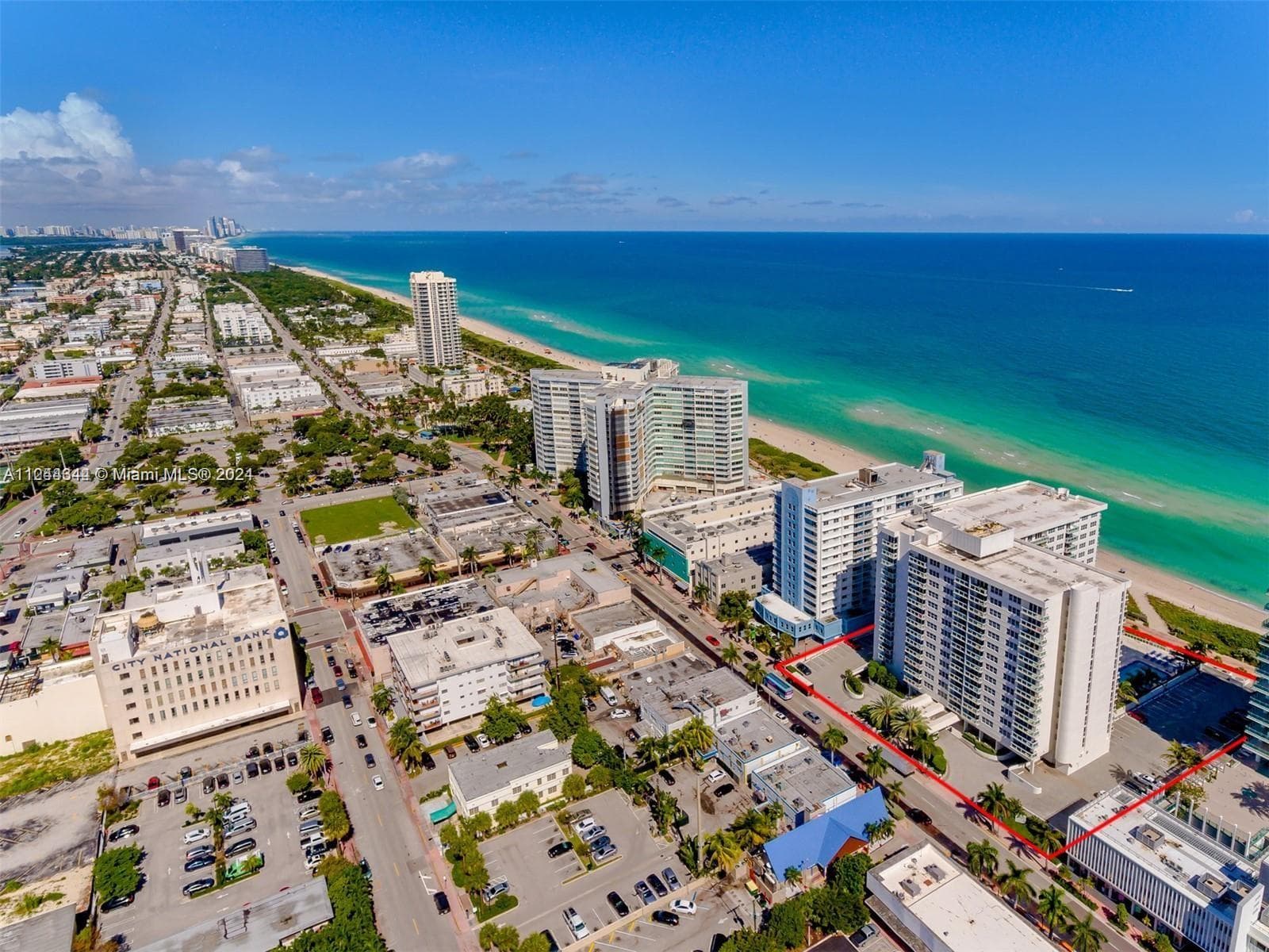 A11244344 — Miami Beach — 32