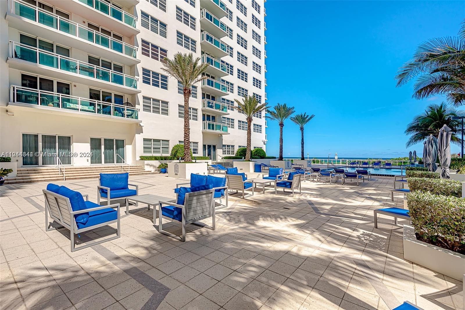 A11244344 — Miami Beach — 33