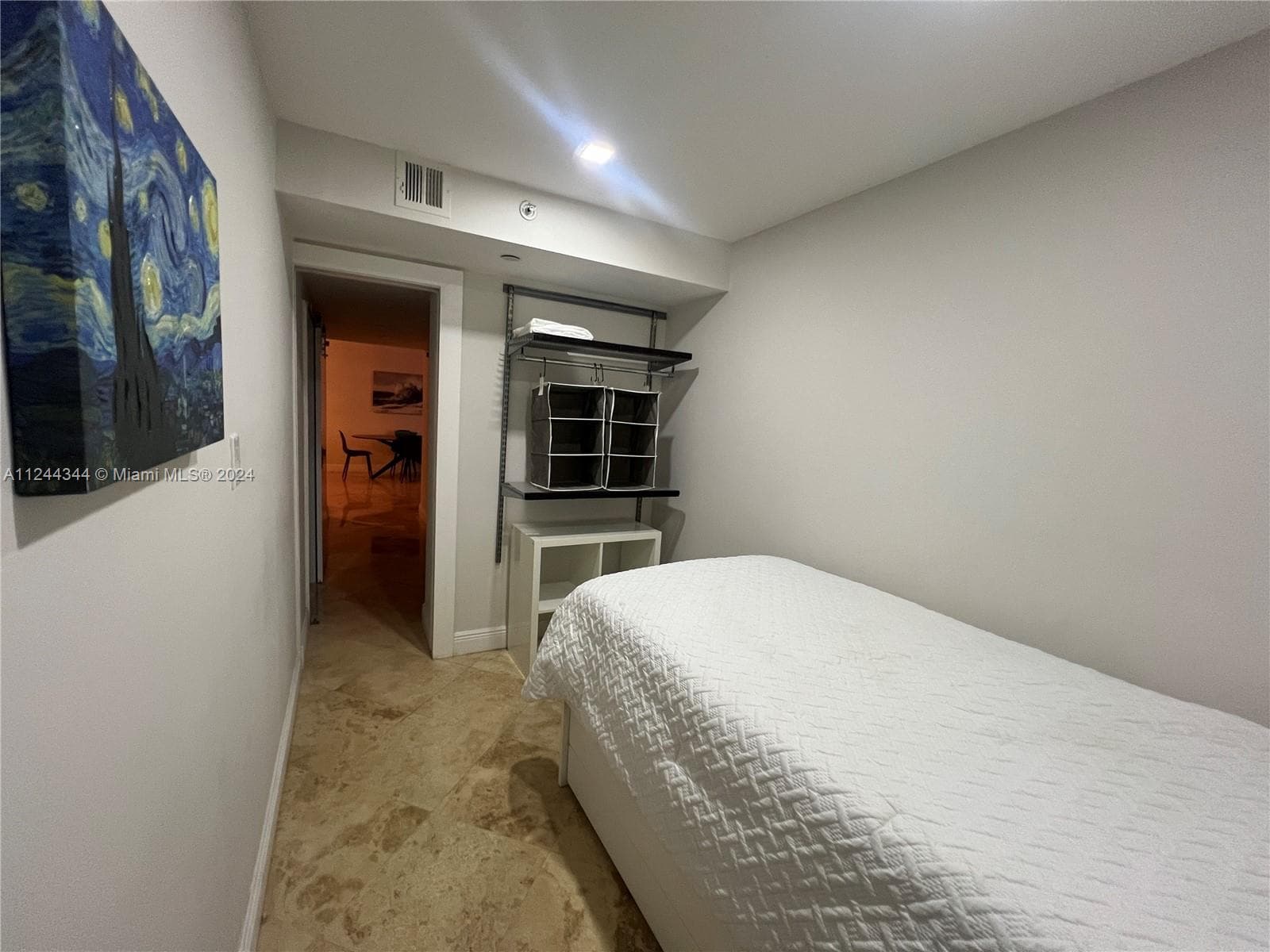 A11244344 — Miami Beach — 15
