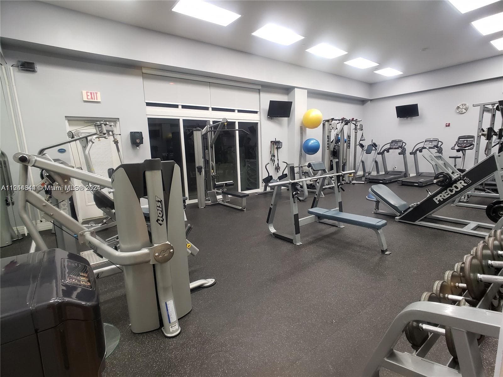 A11244344 — Miami Beach — 35